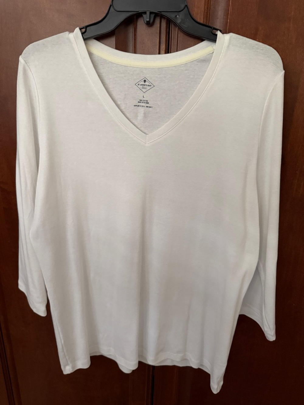 St. John's Bay NWOT 100% cotton V-Neck 3/4 Sleeve Tee Large